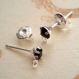 DIAMANTE STUD EARRINGS
